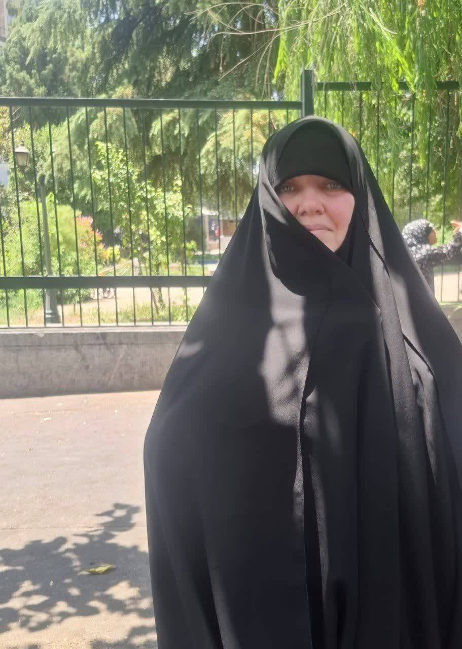آقا اینجاست، کجا برم؟